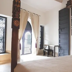 Dar-k Bed & Breakfast